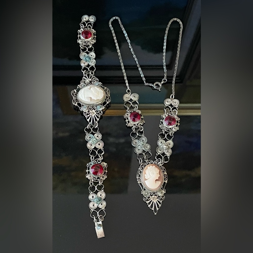 Antique Cameo Necklace and Bracelet Set Carved Shell Cameo Filigree Early 1900s - Picture 6 of 16